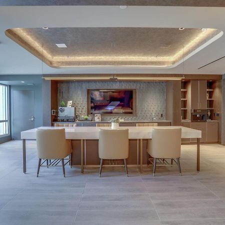 Stylish Condo At Clarendon With Rooftop Views Арлингтон Экстерьер фото
