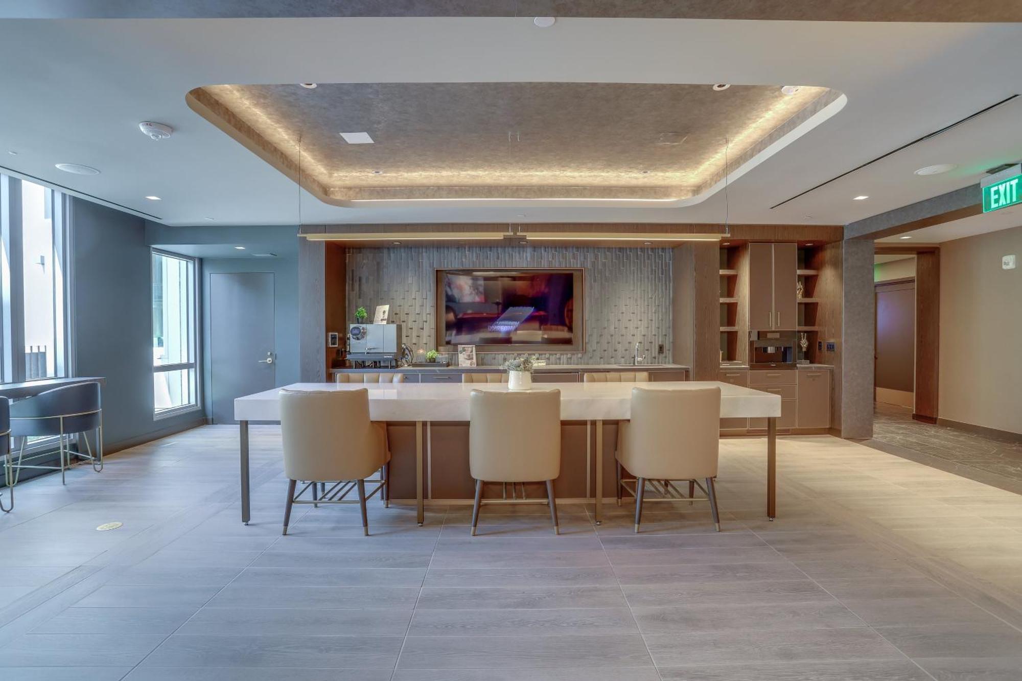 Stylish Condo At Clarendon With Rooftop Views Арлингтон Экстерьер фото