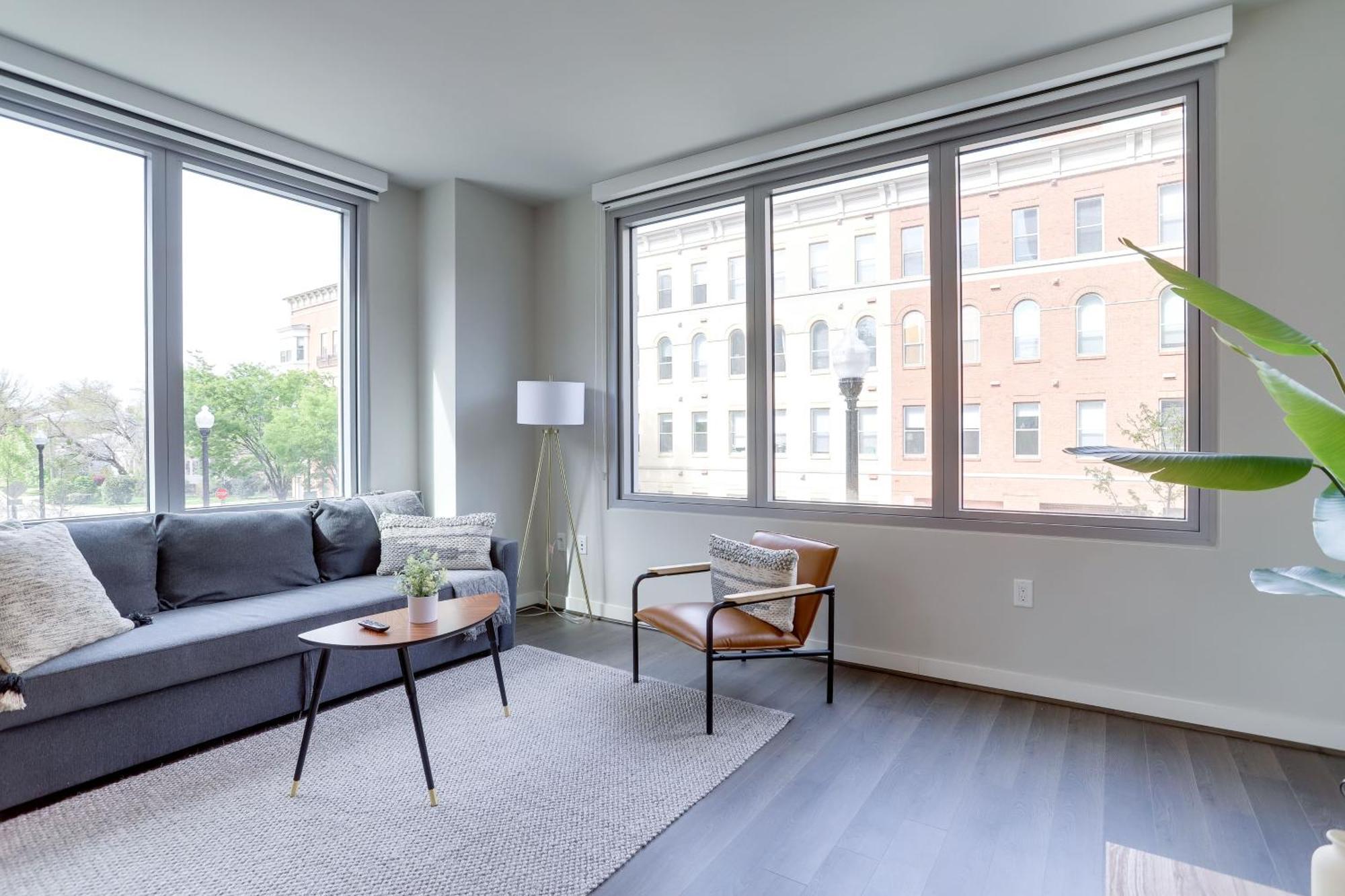 Stylish Condo At Clarendon With Rooftop Views Арлингтон Экстерьер фото