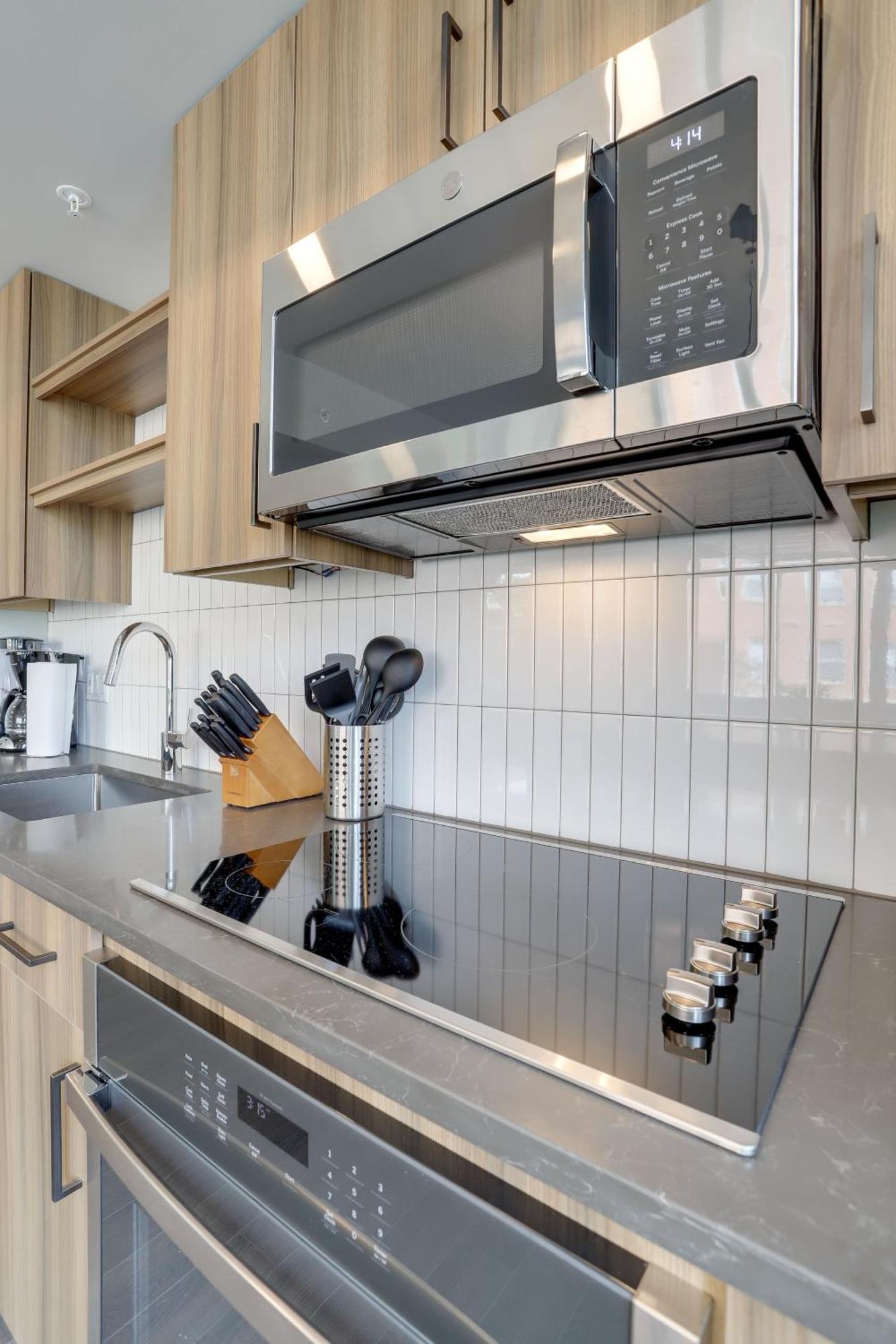 Stylish Condo At Clarendon With Rooftop Views Арлингтон Экстерьер фото
