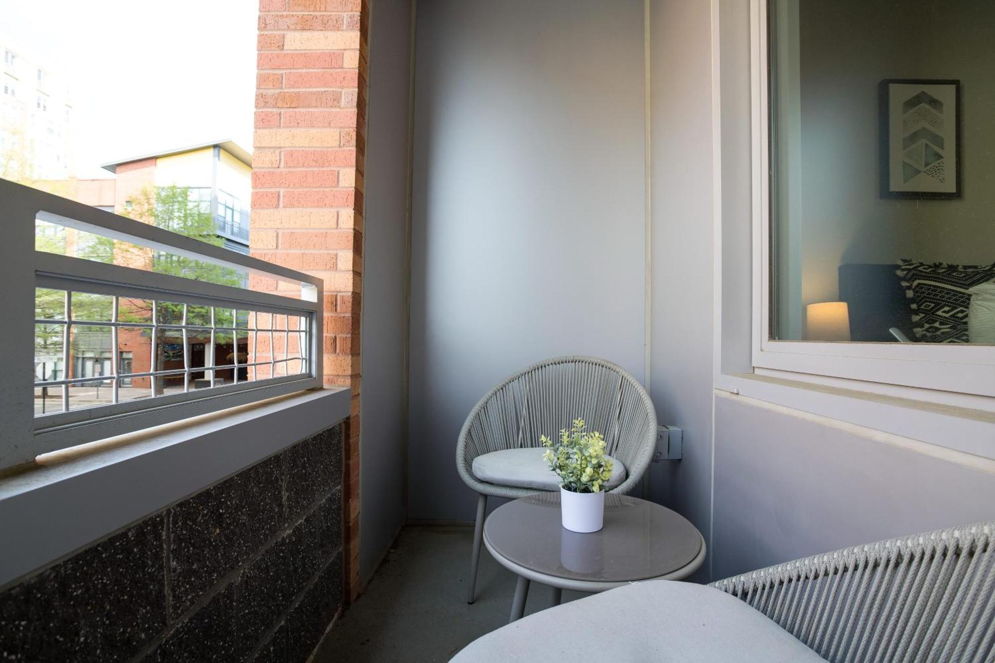 Stylish Condo At Clarendon With Rooftop Views Арлингтон Экстерьер фото